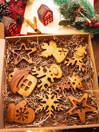 Новогодний набор из 9-ти деревянных ёлочных игрушек из дуба Ёлочка Оленёнок Домик Звезда Ангел Олень Звёздочка Снежинка Варежка от Мастерской уюта CandleKraft